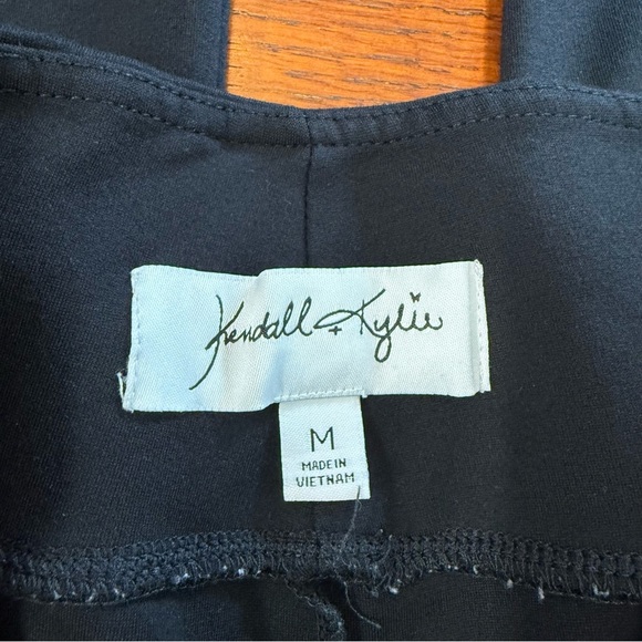 Kendall & Kylie  size Medium Black Leggings with Tapered Fit - Picture 5 of 7